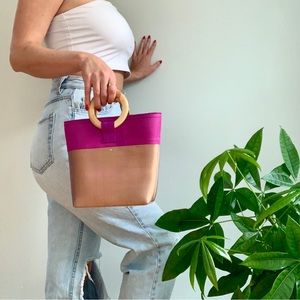 Beautiful silk bucket handbag with wooden handle